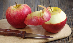 Чем полезна яблочная кожура?