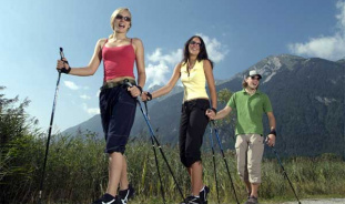 Скандинавская ходьба – новый популярный вид фитнеса.
