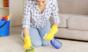 Как чистить палас дома?