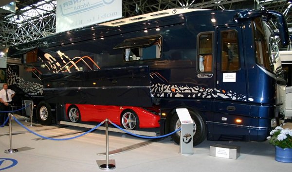 Volkner Mobil Performance Bus