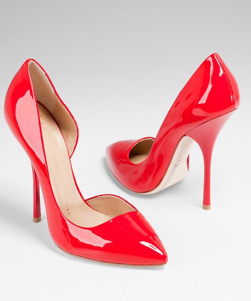 Красные лакированные туфли
